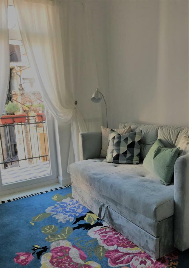 Momo 123 Apartments Belgrado Esterno foto