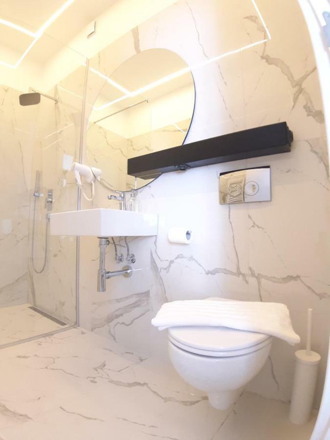 Momo 123 Apartments Belgrado Esterno foto