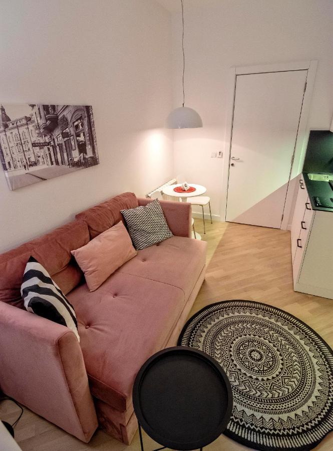 Momo 123 Apartments Belgrado Esterno foto