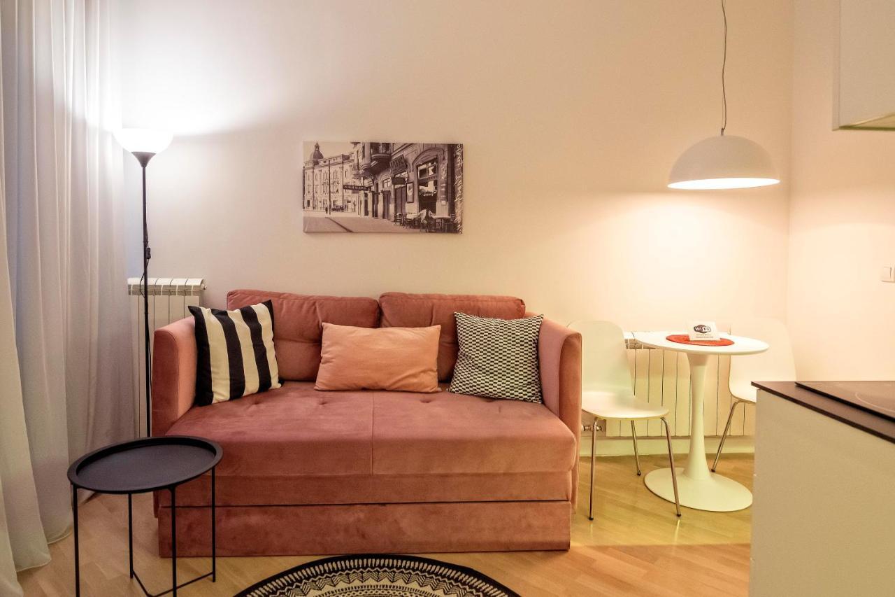 Momo 123 Apartments Belgrado Esterno foto