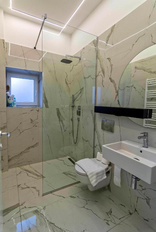 Momo 123 Apartments Belgrado Esterno foto